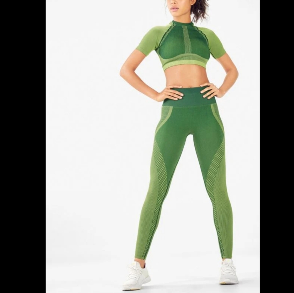FABLETICS turnout 2 piece workout outfit